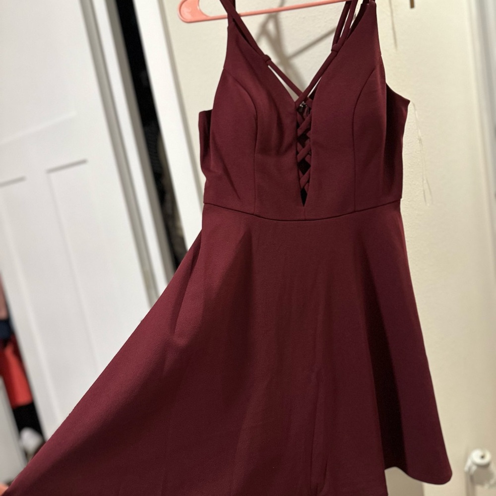Elegant Burgundy Sleeveless Dress